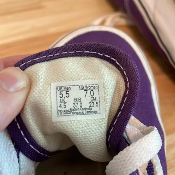 VANS — purple/white canvas shoes - Picture 3 of 3